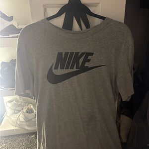 Nike Men's Heather Gray Short Sleeve Tee